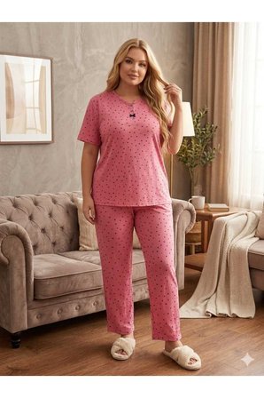 Büyük Beden Kısa Kollu Yumuşak Tuşeli Likralı Pijama Takımı