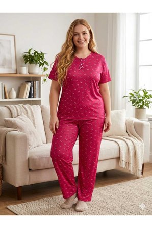 Büyük Beden Kısa Kollu Yumuşak Tuşeli Likralı Pijama Takımı