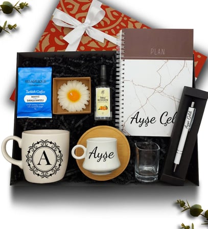 Beyaz Kupa & Bambu Tabaklı Fincan & Defter & Selamlique Mastik Kahve & Rebul Kolonya & Mum & Kahve Yanı Cam Su Bardağı & Kalem Hediye Seti