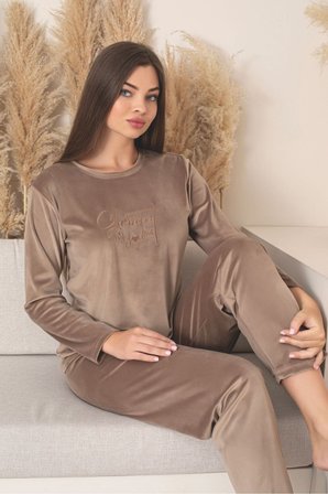Kadın Kırmızı Renk Likralı Kadife Pijama Takımı