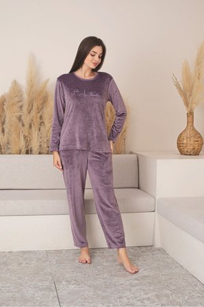 Kadın Kırmızı Renk Likralı Kadife Pijama Takımı