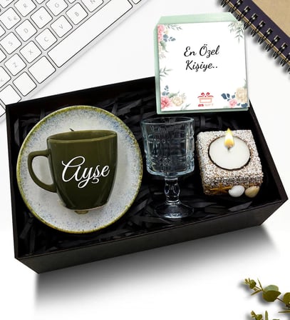 Kişiye Özel Haki Fincan & Kahve Yanı Cam Su Bardağı & Dekoratif Mum & Türk Kahvesi Hediye Seti