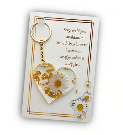 Kişiye Özel Beyaz Kupa & Mini Atlı Karınca & Kalpli Anahtarlık & Mum Hediye Seti