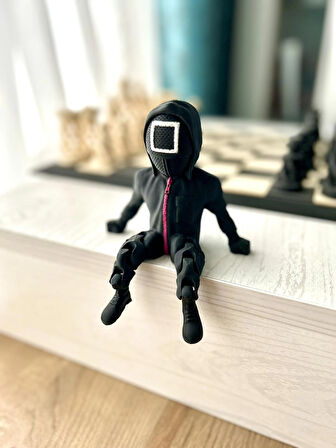 Squid Game Subay Figürü 10cm