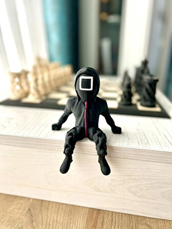Squid Game Subay Figürü 10cm