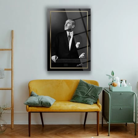 Atatürk Siyah Beyaz Bakış Portre Cam Tablo – ATA116