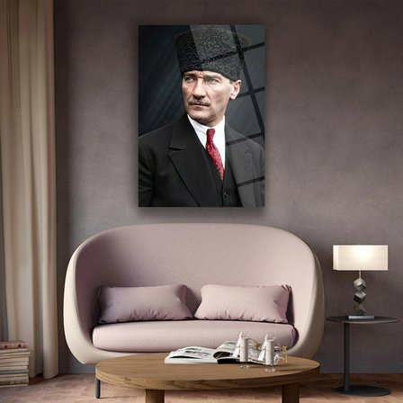 Mustafa Kemal Atatürk Kalpaklı Renkli Portre Cam Tablo – ATA298