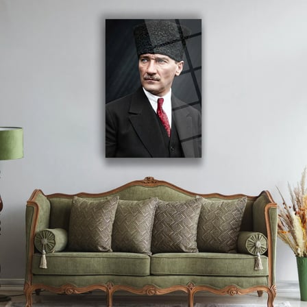 Mustafa Kemal Atatürk Kalpaklı Renkli Portre Cam Tablo – ATA298