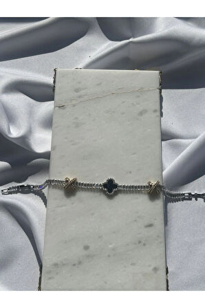 Siyah Yonca Detaylı Baget Bileklik