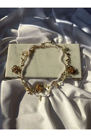 İncili Gül Detay Kolye