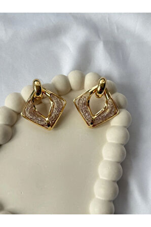 Işıltı Detaylı Gold Küpe