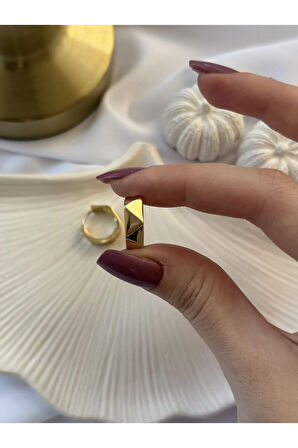 Bombeli Geometrik Çelik Küpe