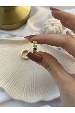 Taş Detaylı Çelik Küpe