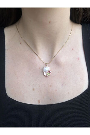 Pembe Detaylı Gold Sanat Kolye