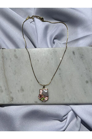 Pembe Detaylı Gold Sanat Kolye