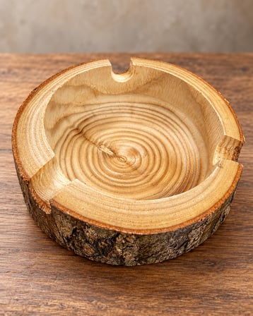 Doğal Kütük Ahşap Küllük – Kabuklu El Yapımı Rustik Masaüstü Küllük 10×7 cm