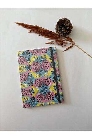 Atakids Lizy Sert Kapak Lastikli Çizgili Defter (20 × 14 cm, 96 yaprak)