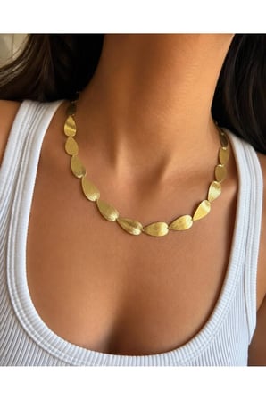 Aura Dokulu Yaprak Zincir Kolye – Gold Renk Premium Tasarım