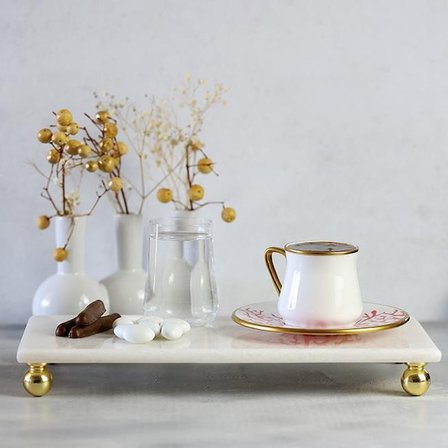 Akayev Mermer Beyaz 30x15 Cm Altın Boncuk Ayaklı Sunum Tabağı
