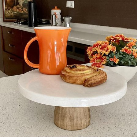 Akayev Mermer 25 Cm Konik Ahşap Ayaklı Beyaz Kalın Yuvarlak Sunum Tabağı