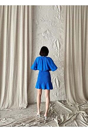 Düğme aksesuarlı mini elbise