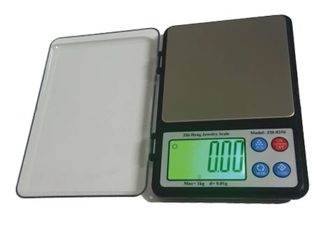 Hediye Diamond Dijital Göstergeli Lcd Ekran Hassas Terazi Zh-8256 (1 Kg-0.01)