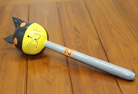 Hediye Ahşap Kedili Batman Marakas Tekli Polos:25