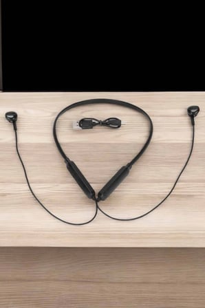 Hediye Kablolu Boyun Askılı Dijital Göstergeli Bluetooth Kulaklığı 60 Saat