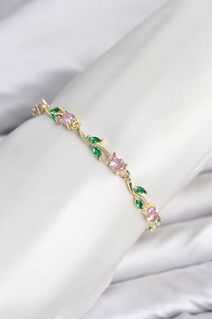 Pirinç Gold Renk Pembe Zirkon Taşlı Çiçek Model Kadın Bileklik