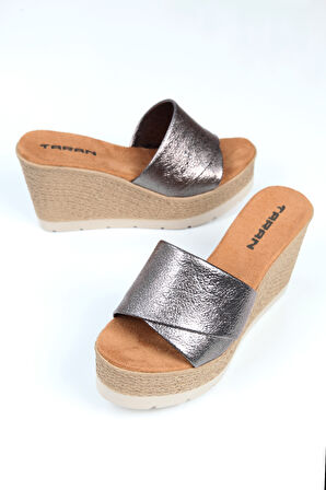 Kadın Dolgu Topuk Terlik Günlük Ortopedik Taban Şık ve Rahat Terlik Faylin