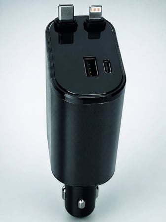 4 Cihazı Aynı Anda Şarj Eden Araç Şarj Cihazı USB-A, USB-C, Type-C ve Lightning Destekli