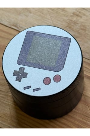 4 Katlı Mıknatıslı Grinder, 5 cm Çap, Tamamen Yapışmaz, Pratik ve Şık