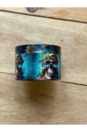 Çok Seviyeli Metal Grinder, Kazıyıcı ve Yapışmaz Kaplama ile Şık Tasarım