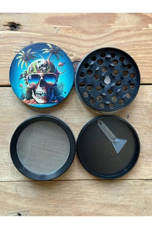 Çok Seviyeli Metal Grinder, Kazıyıcı ve Yapışmaz Kaplama ile Şık Tasarım