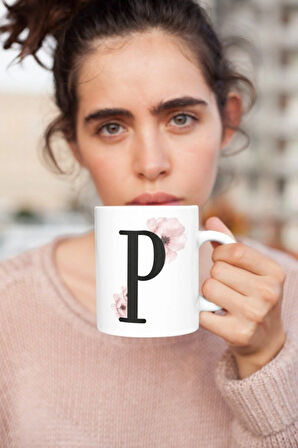 P Harfi Pembe Çiçek Baskılı Kupa Beyaz