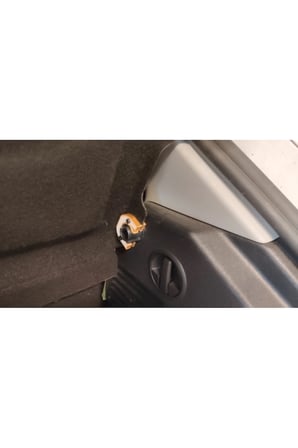 Audi A1 Yük Kapağı klipsi