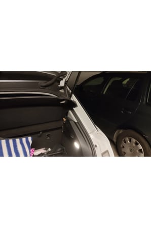 Audi A1 Yük Kapağı klipsi
