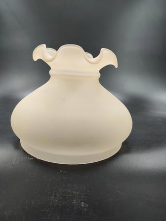 ALAATTİN AVİZE CAMI.SOMON RENKTE (Alt yuva çapı:17.00 cm-h:14.00 cm)