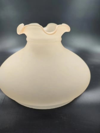 ALAATTİN AVİZE CAMI.SOMON RENKTE (Alt yuva çapı:20.00 cm-h:16.00 cm)
