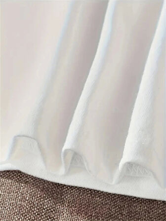 Kadınlar için Şık Siyah Kedi Grafik Tişört - Oversize Kısa Kollu Üst, Nefes Alabilir Polyester Karışımı, Makinede Yıkanabilir - Mükemmel Yaz Modası - Beyaz