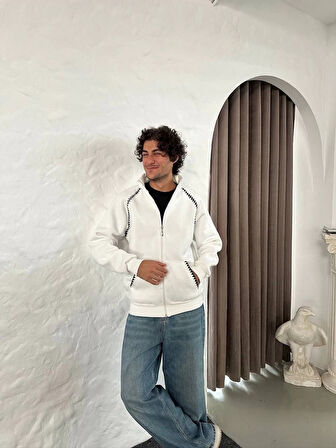 Erkek Oversize Dik Yaka Fermuarlı Sweatshirt - Zincir Nakışli Kanguru Cepli - Beyaz