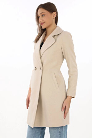 Kadın Kaşe Kaban –  Yünlü Dokuma, Kruvaze Yaka, Astarlı, Cepli, Kuşaklı Uzun Boy Tesettür Uyumlu Kışlık Şık Kaban - Bej