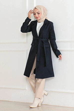 Kadın Kaşe Kaban – Uzun Boy Kruvaze Yaka, Kuşaklı Tesettür Kışlık Kaban, Astarlı Şık Yünlü Dokuma Oversize Rahat Kalıp, Cepli Modern Kaşe Mont Modeli - Lacivert