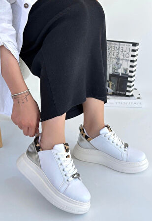 Gasta Beyaz Cilt Gümüş Detaylı Bağcıklı Spor Ayakkabı