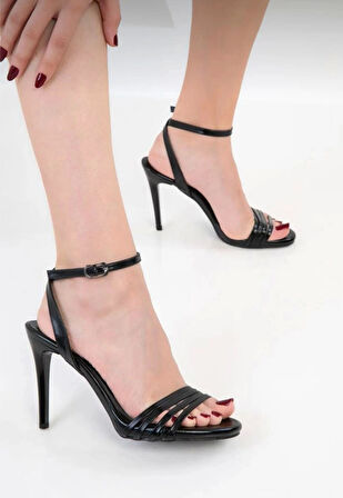 Coze Siyah Topuklu Ayakkabı