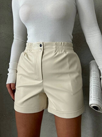 Beli lastikli çıtçıtlı deri şort krem w241007