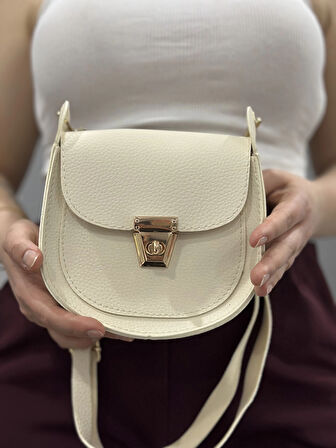 Klasik kapaklı bej cilt çanta