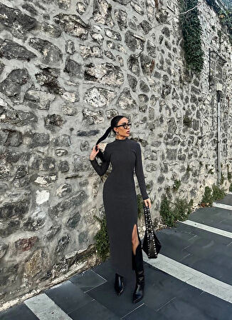 Yırtmaçlı kalın bürümcük uzun elbise siyah