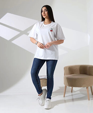 Kiraz işlemeli tişört