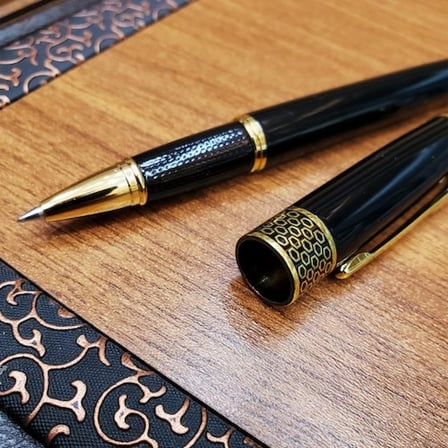 Siyah Desenli Metal Kalem